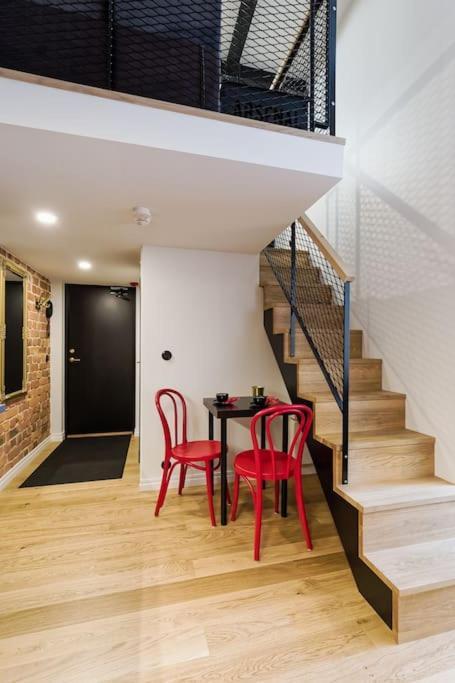 Loft Black And Red Lejlighed